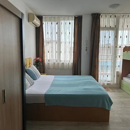 оазис Apartment *